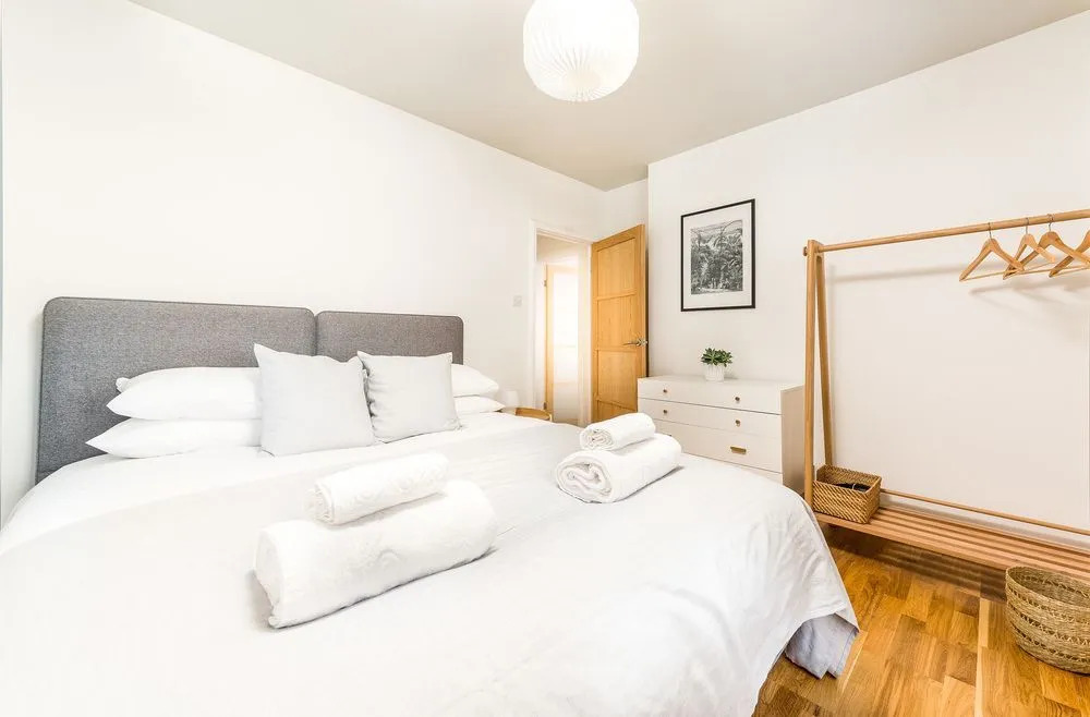 Sensational Southfields Home by King George's Park