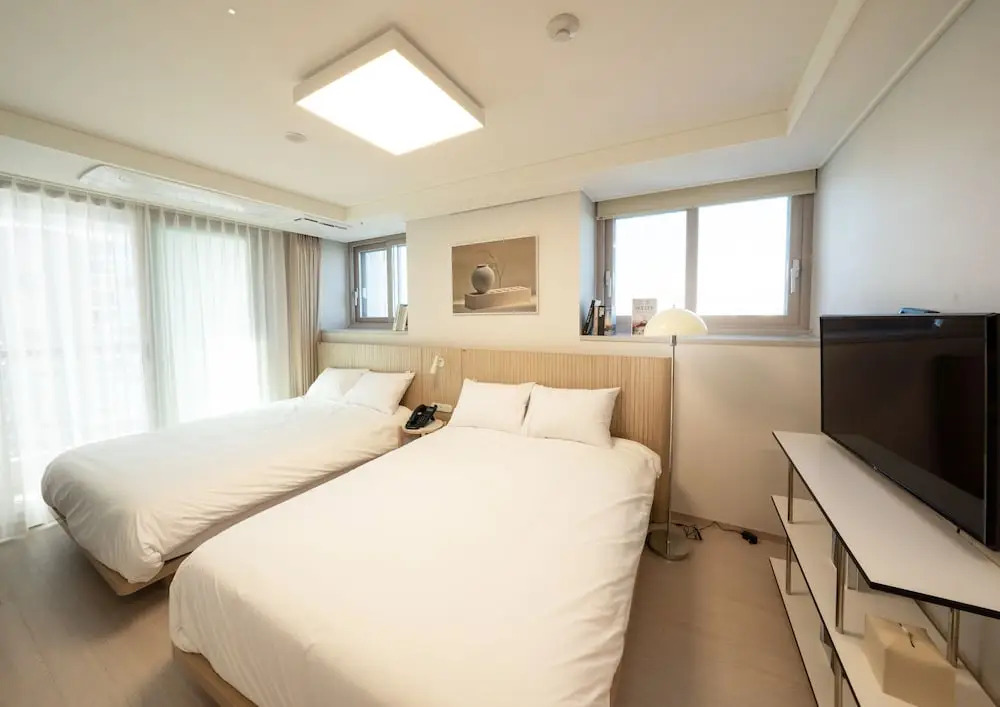 UH FLAT The SOKCHO
