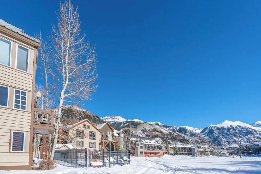 Etta Place Too 113 by Avantstay Close to Town & The Slopes! In Complex w/ Communal Pool & Hot Tub