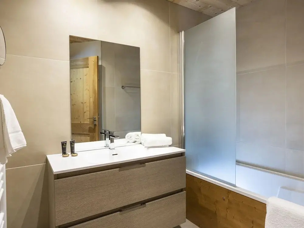 Stylish Apartment Near the Ski-slopes of L'alpe Dhuez