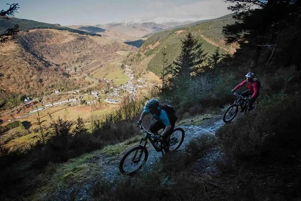 Afan Contractor Accommodation - mins to site!