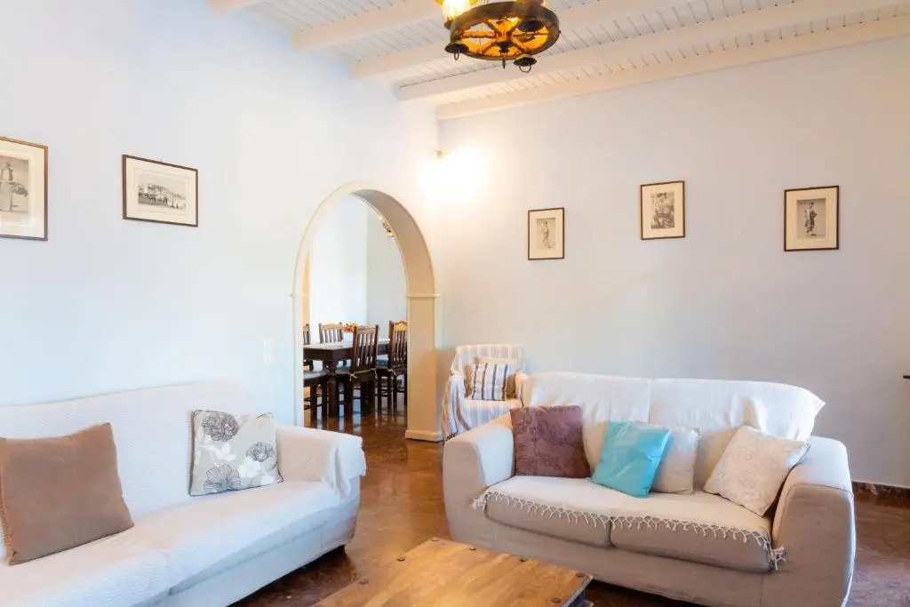 Villa Dimitris - just 600 meters away from the beach!!! by MediterraneanVillas