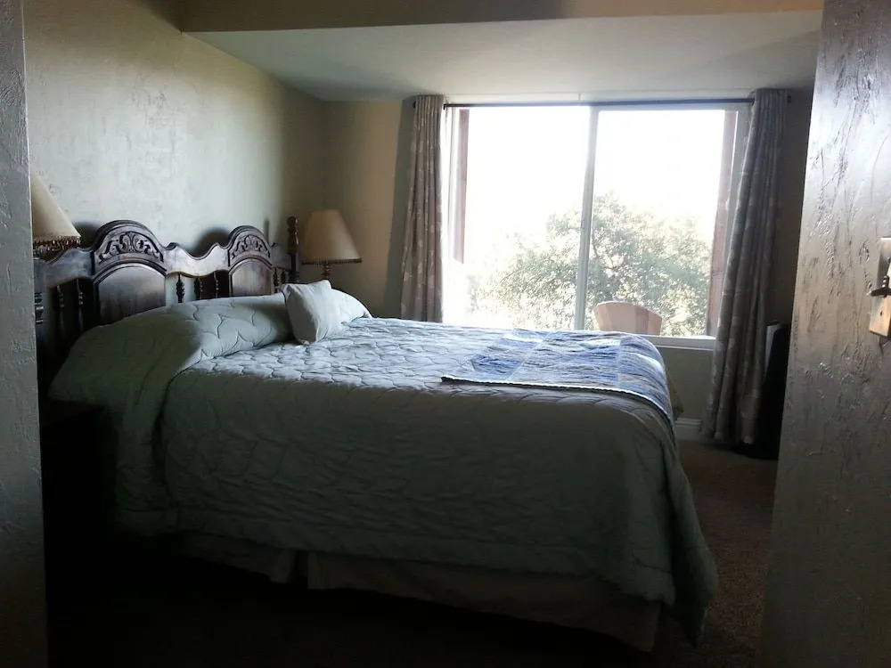 Yosemite Sierra View Bed & Breakfast