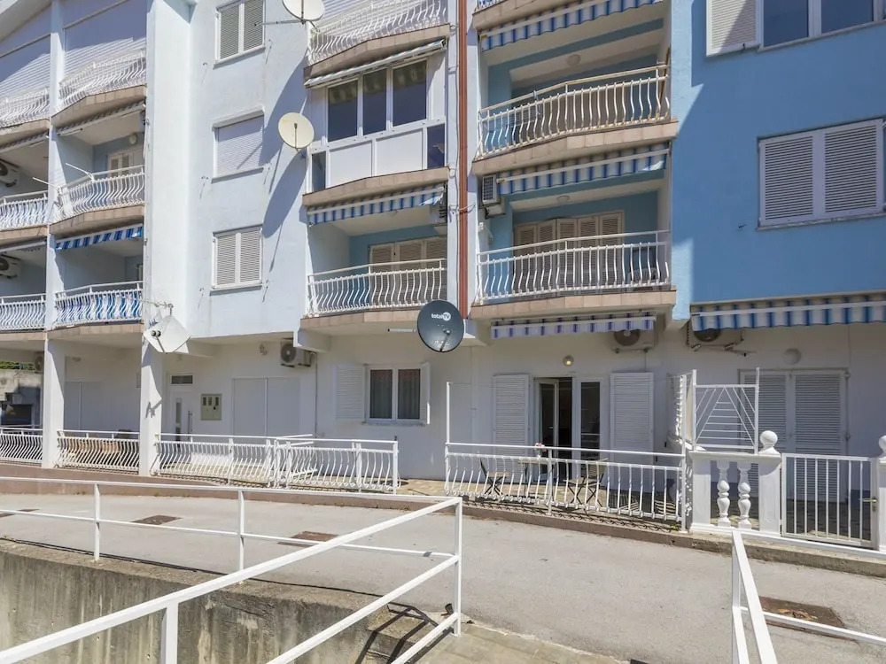 Apartment Mario