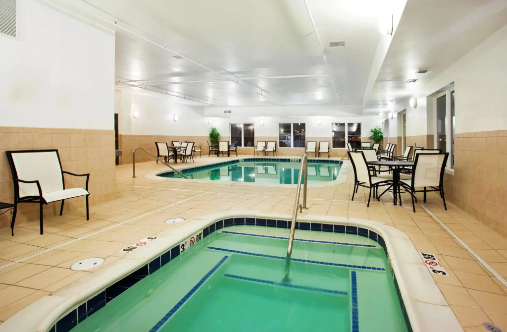 Holiday Inn Express Hotel & Suites Mattoon by IHG
