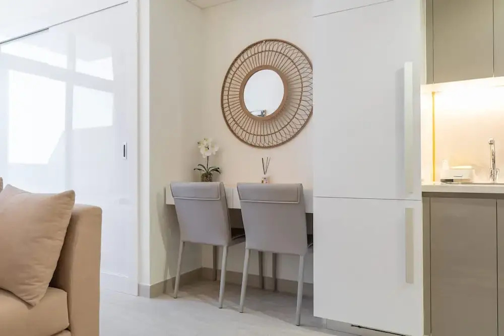 Stylish Studio Retreat in Riviera 33 Near Downtown