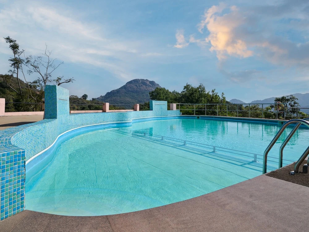 WelcomHeritage Connaught House, Mount Abu