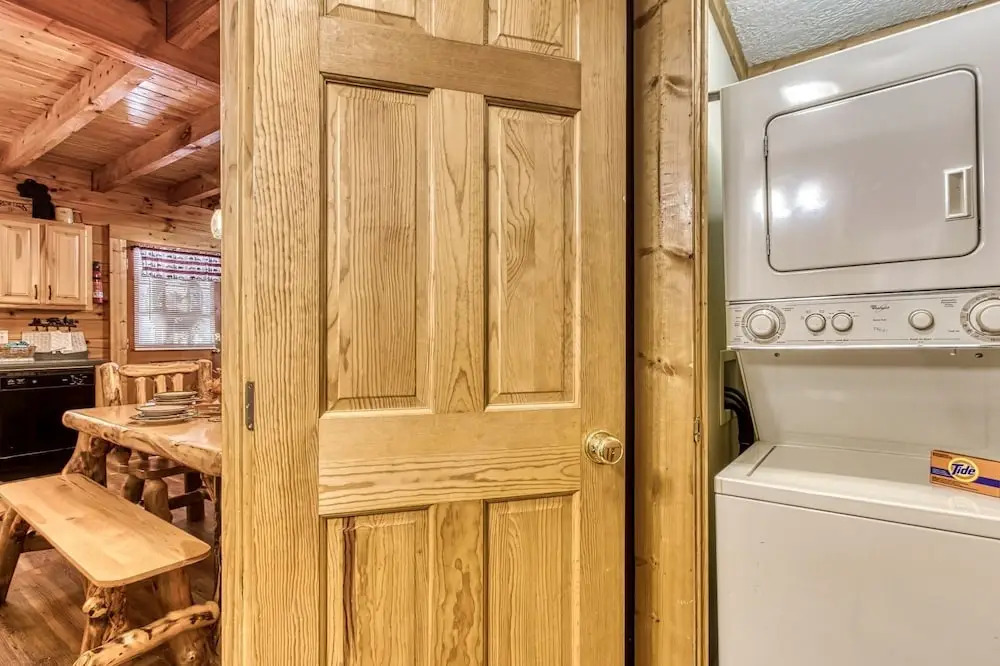 Er 247 - Legacy Lodge Great Location - Close To Town! 2 Bedroom Cabin by RedAwning
