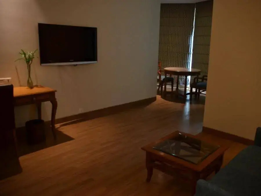 The LaLiT Traveller- Airport hotel