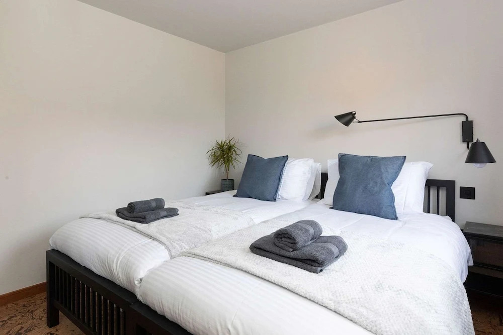 Modern 2-bed Cabin Near West Wittering Beach