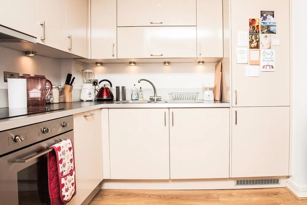 Lovely 1 Bedroom Apartment On the Canal