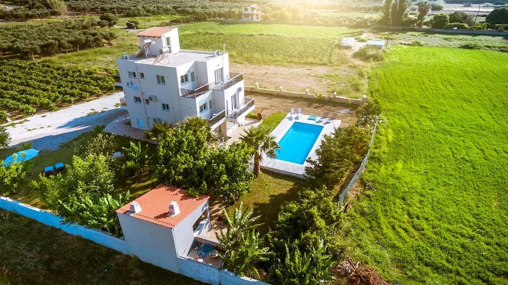 Martimi Private 3 Apartments with Pool, Heated Jacuzzi and Sauna, 2 Apartments with Sea View, 200m from Beach, BBQ, Playground, Mini Football Pitch