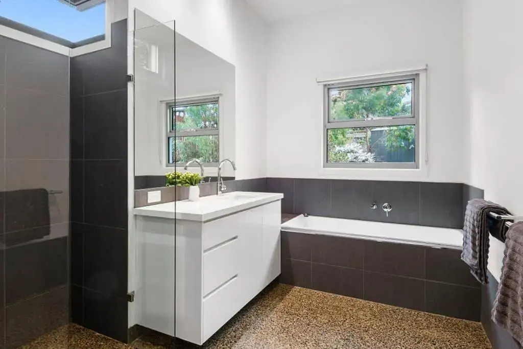 Aireys Coastal Beach House Luxury with Ocean Views