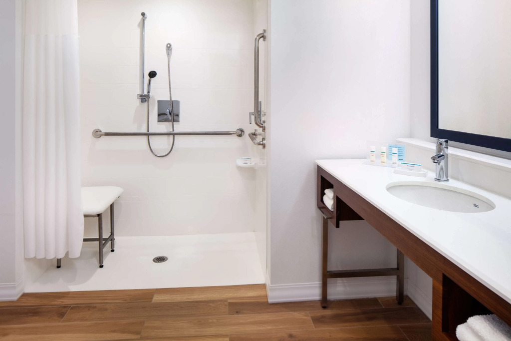 Hampton by Hilton at the Boston Seaport District