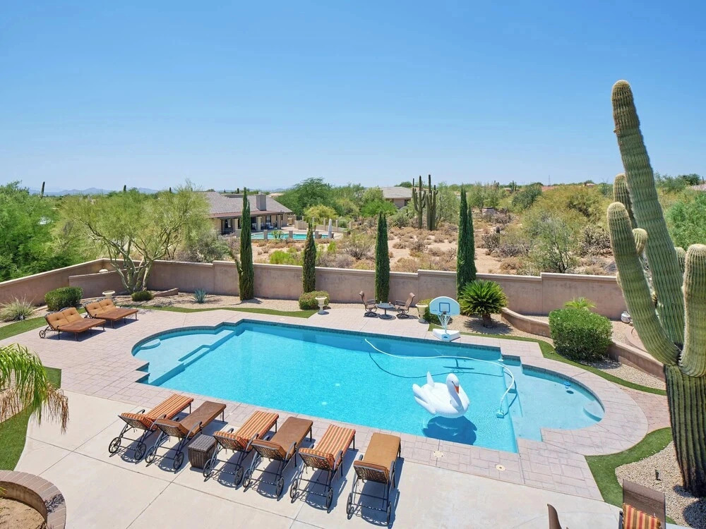 Valley View Villa - Private Pool - Hidden Bedroom