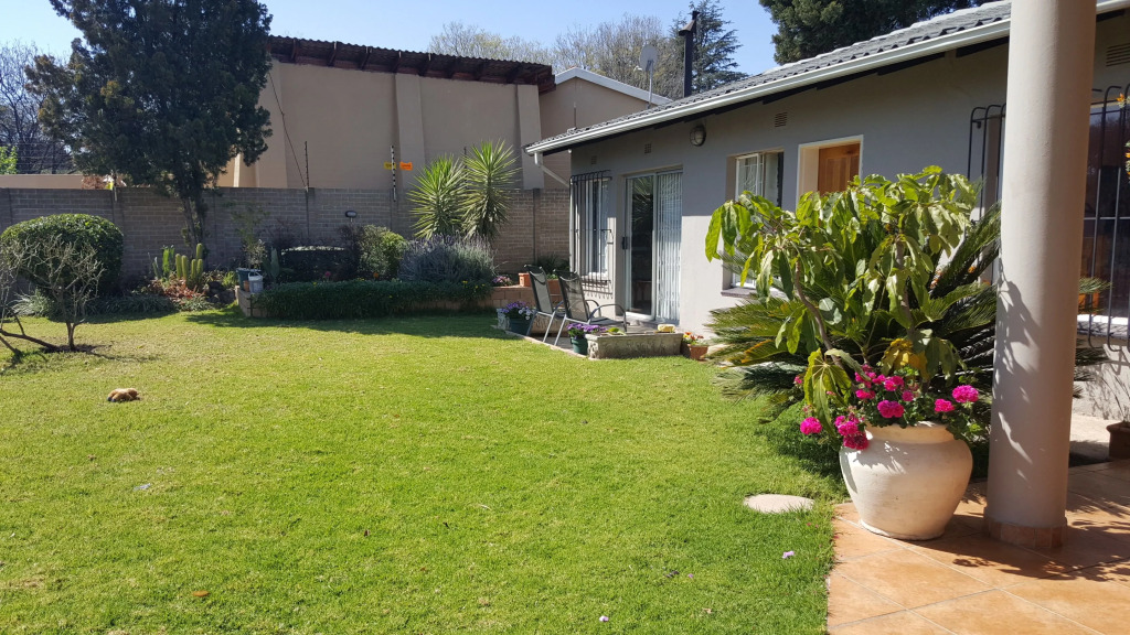 8 Ibis Lane Guest House