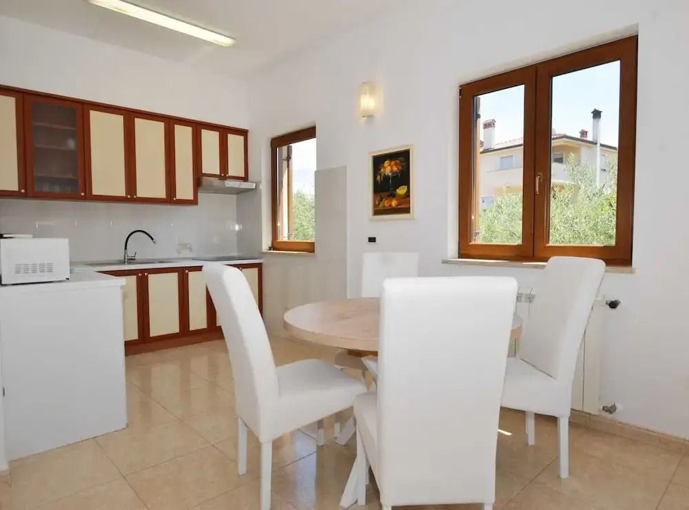 Elegant and Brigth Corner Apartments
