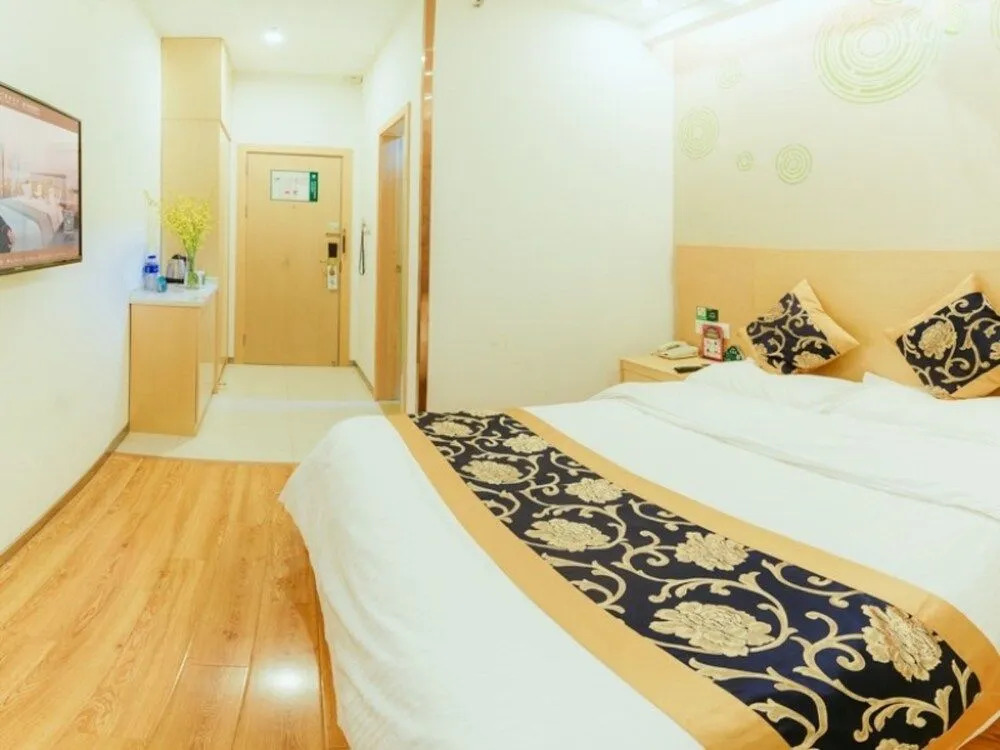 Greentree Inn Shanghai Fengxian District Nanqiaoxincheng Metro Station Express Hotel