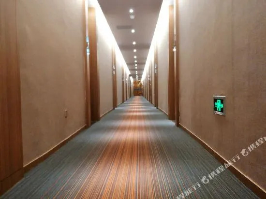 Zhengzhong Holiday Hotel
