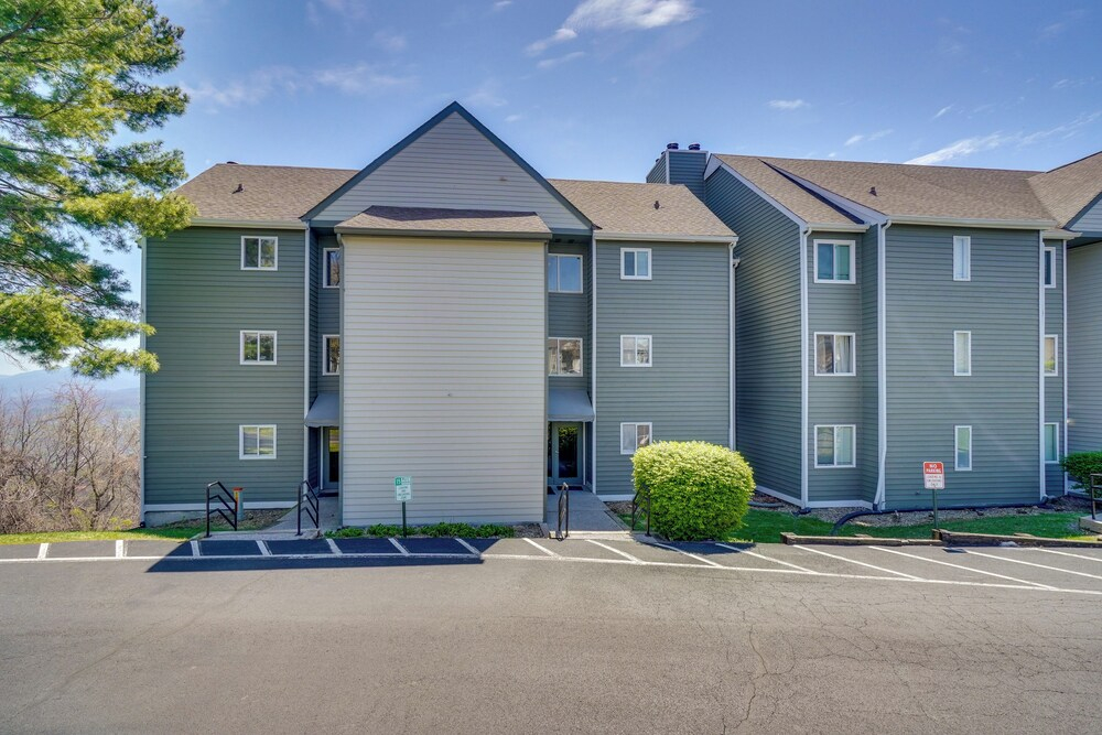 Studio ~ 3 Mi to Great Smoky Mountain Nat'l Park!
