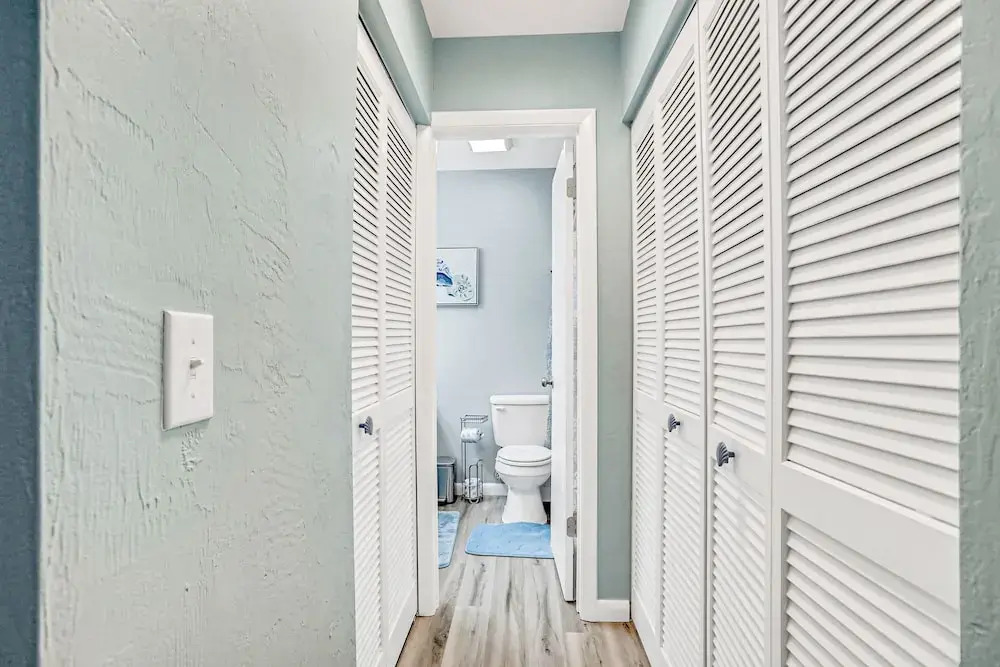 Charming Home Near Beach & Golf With Central AC & Patio - Dog-friendly