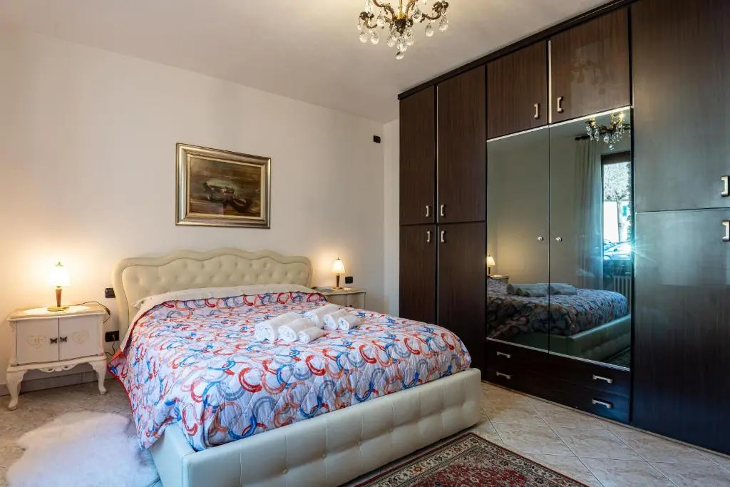 Apartment with garden a few steps from the lake - Larihome A06