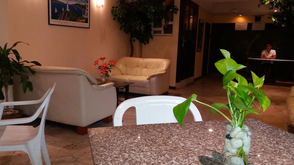 Paradise Inn