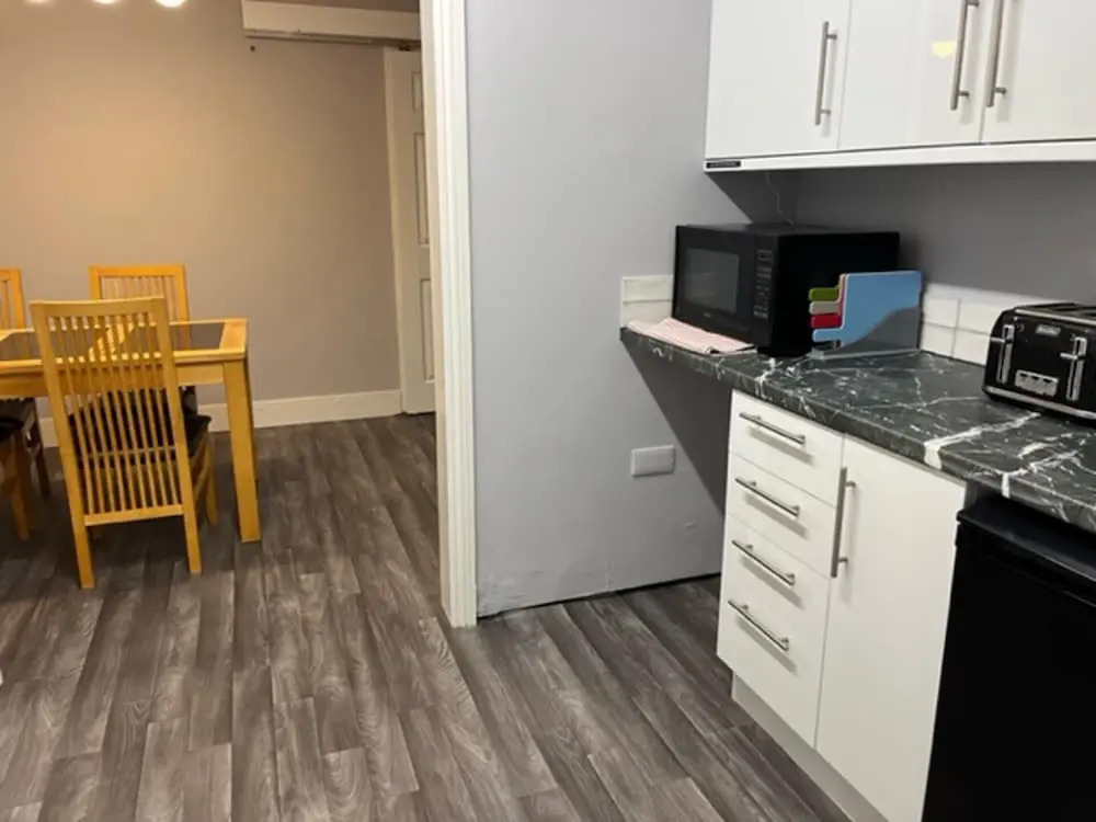 Blaydonburn - Sleeps 4,5 - Parking - Hottub - Yard
