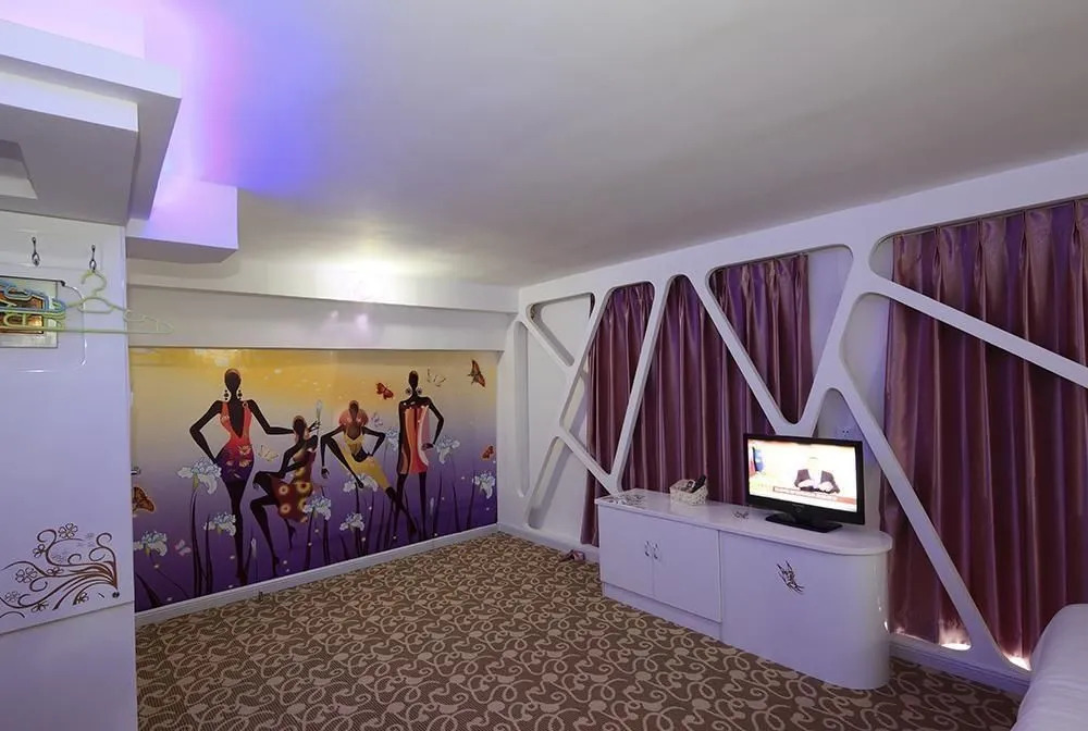 Qingdao Sweet Space Business Hotel
