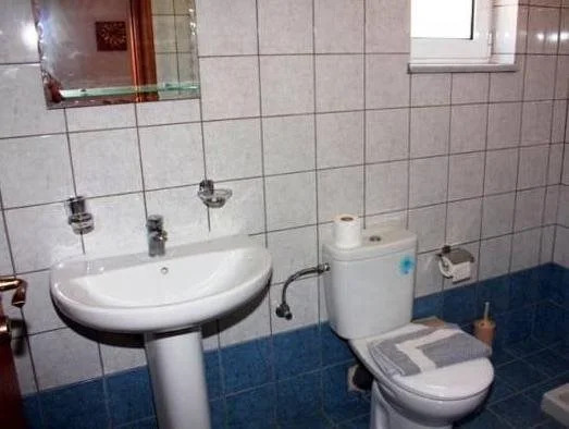 Nikos Apartments