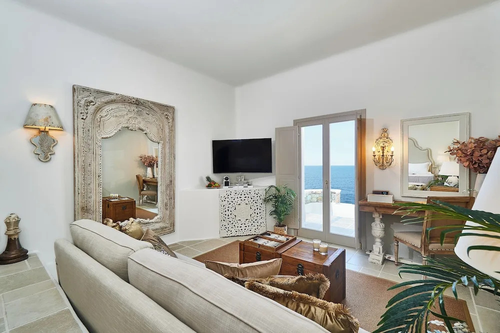 Aqua Mykonos Suites