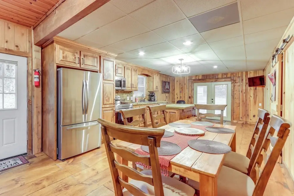 Wooded Blue Ridge Cabin: 2 Decks, Fire Pit!