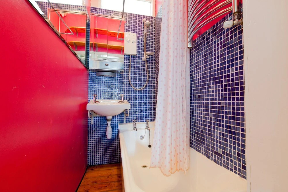 3 Bedroom Flat Near Leith
