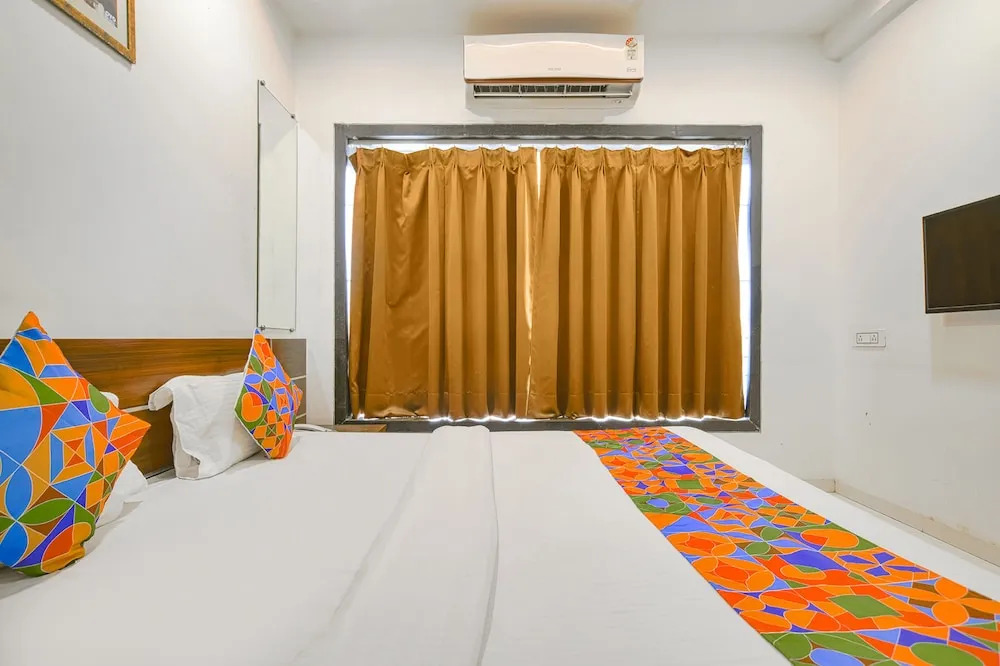 Capital O 63423 Hotel Regal Regency