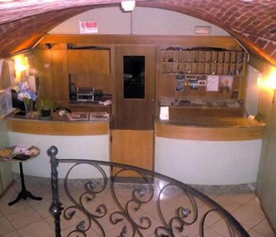 Hotel2000
