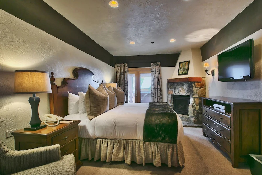 Premium Luxury Three Bedroom Suite with Hot Tub