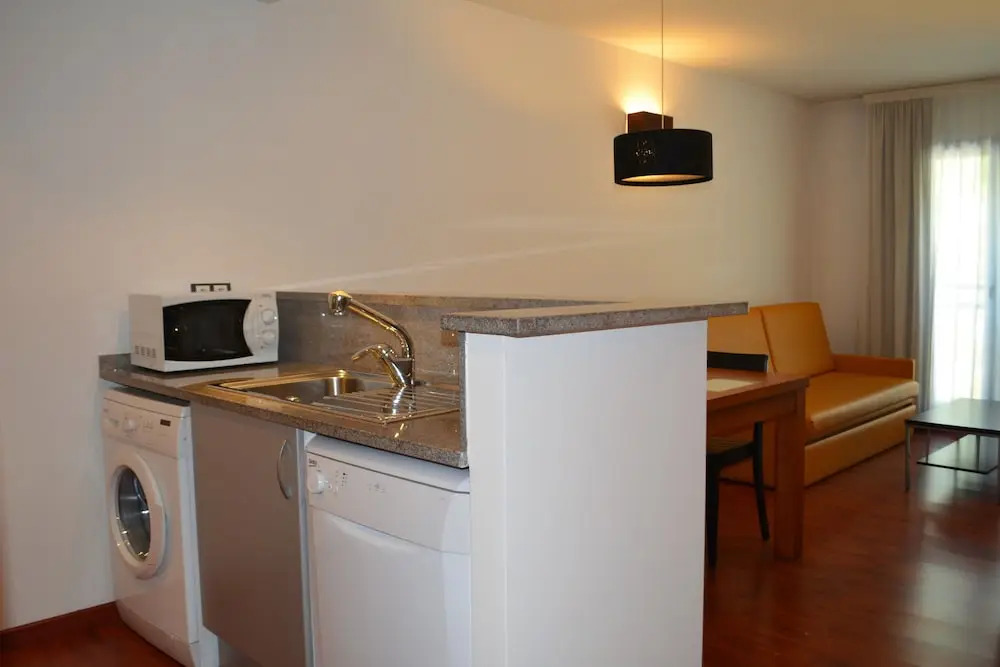 Peretol Apartments 1950M