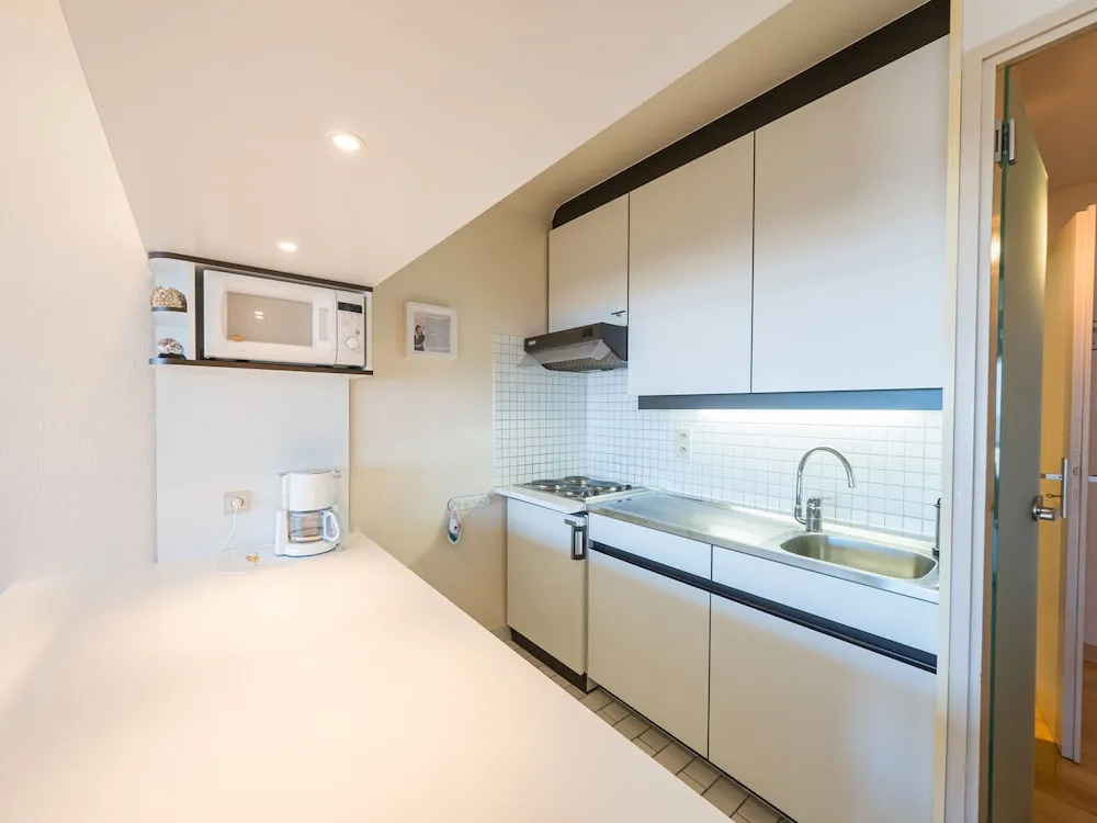 Studio with sea view and parking space