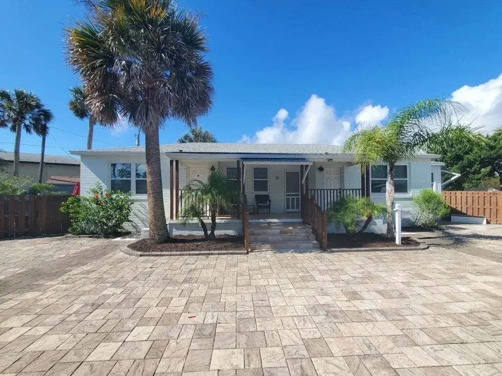 Charming Beach Studio With Wifi & Beach Access 1 Bedroom Home
