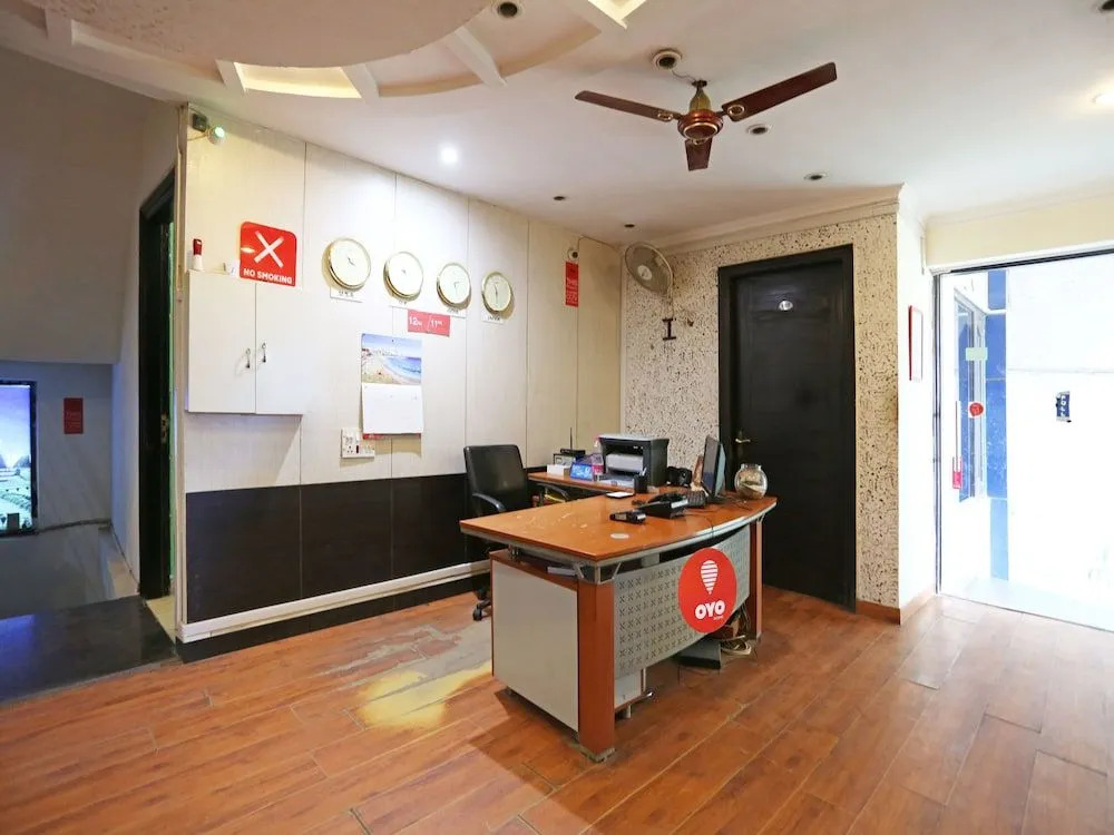 OYO 6895 Hotel Cybercity Rooms & Suites