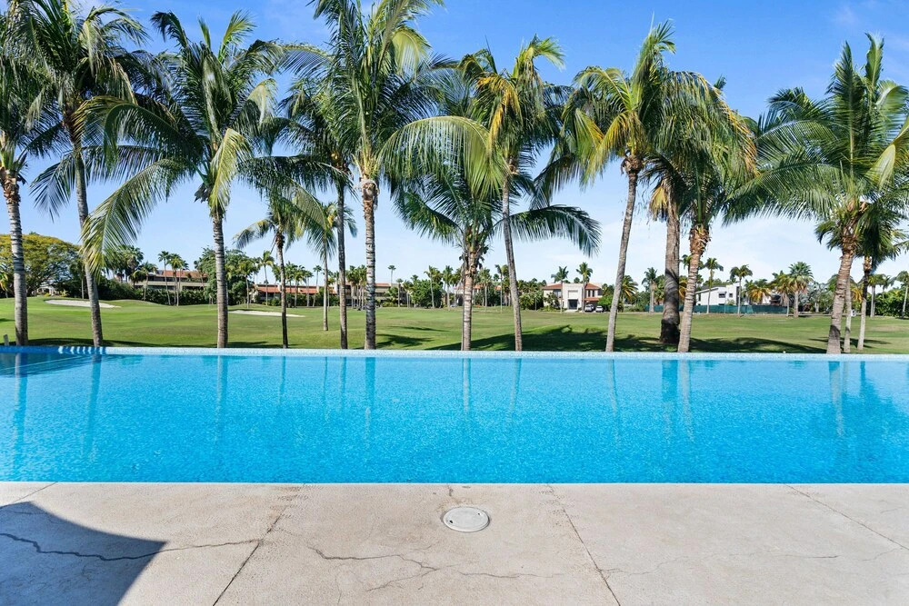 Tranquil Peninsula Golf 3BR Retreat