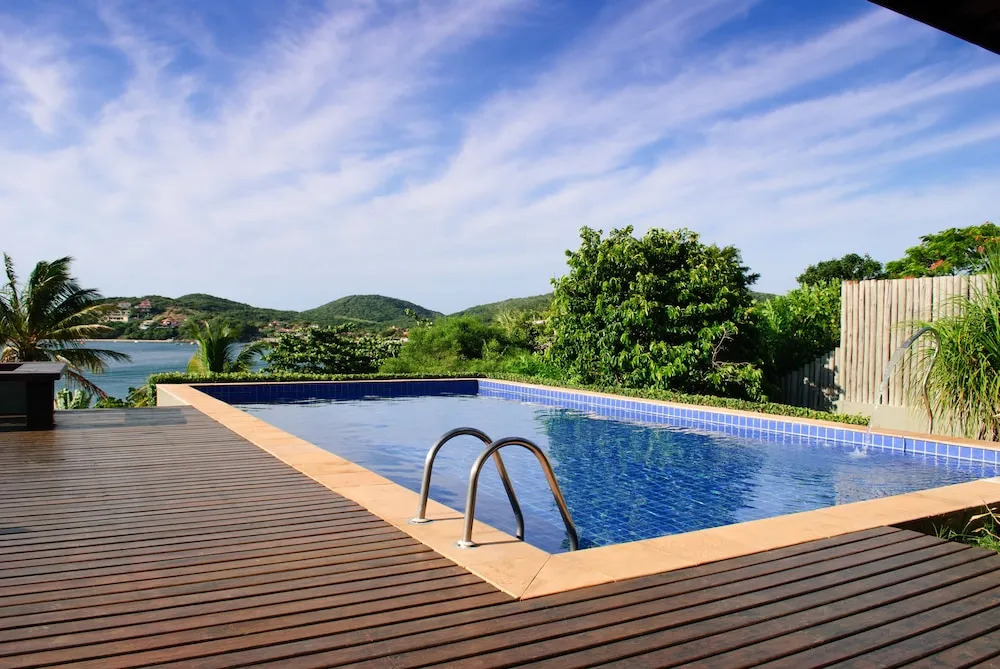 Búzios Prime: Vista Mar, 50m da Praia da Ferradura, 8 suites