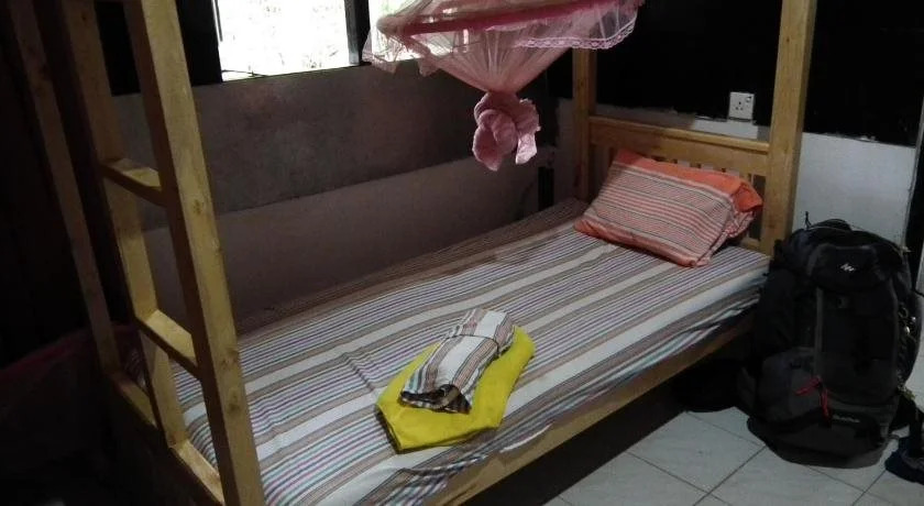 Deniyaya National backpackers hostel