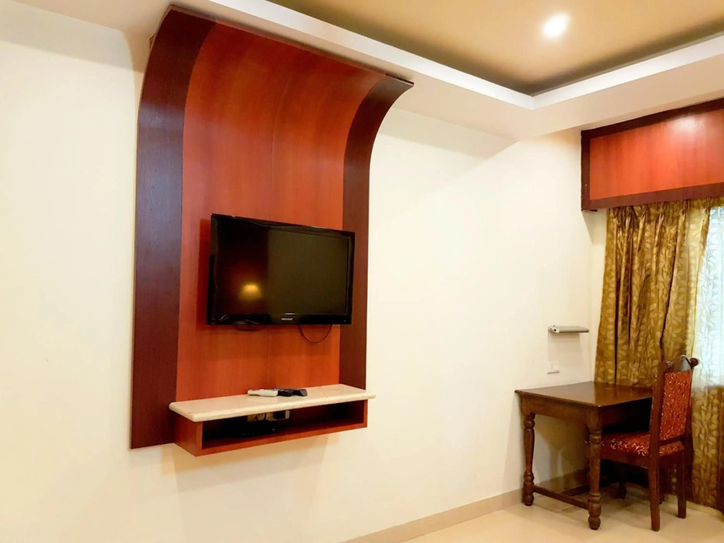 OYO Premium Nayapalli IRC Village