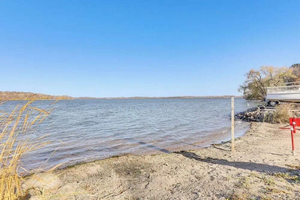 Steps to Shore! Pet-friendly Lake Waconia Getaway