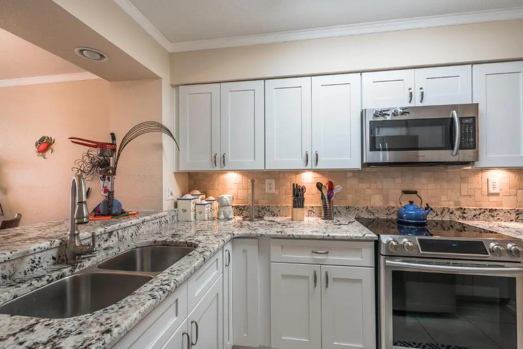 Bahia Vista 9-521 by Distinctive Beach Rentals