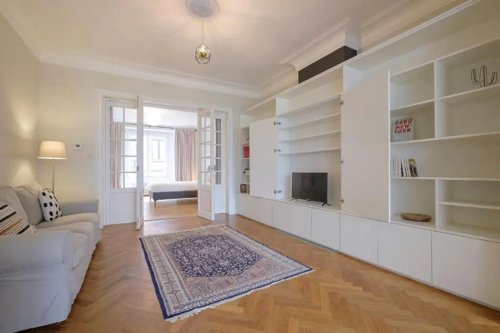 Bright 1 bedroom flat near European Institutions