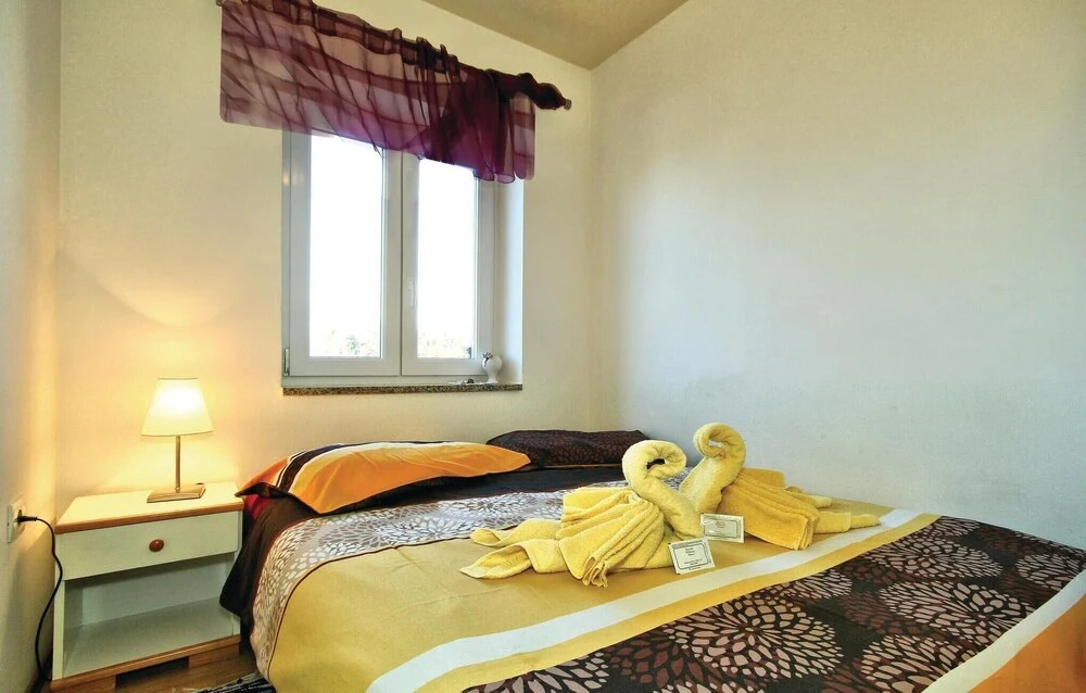 Beautiful Home in Umag With Wifi and 2 Bedrooms