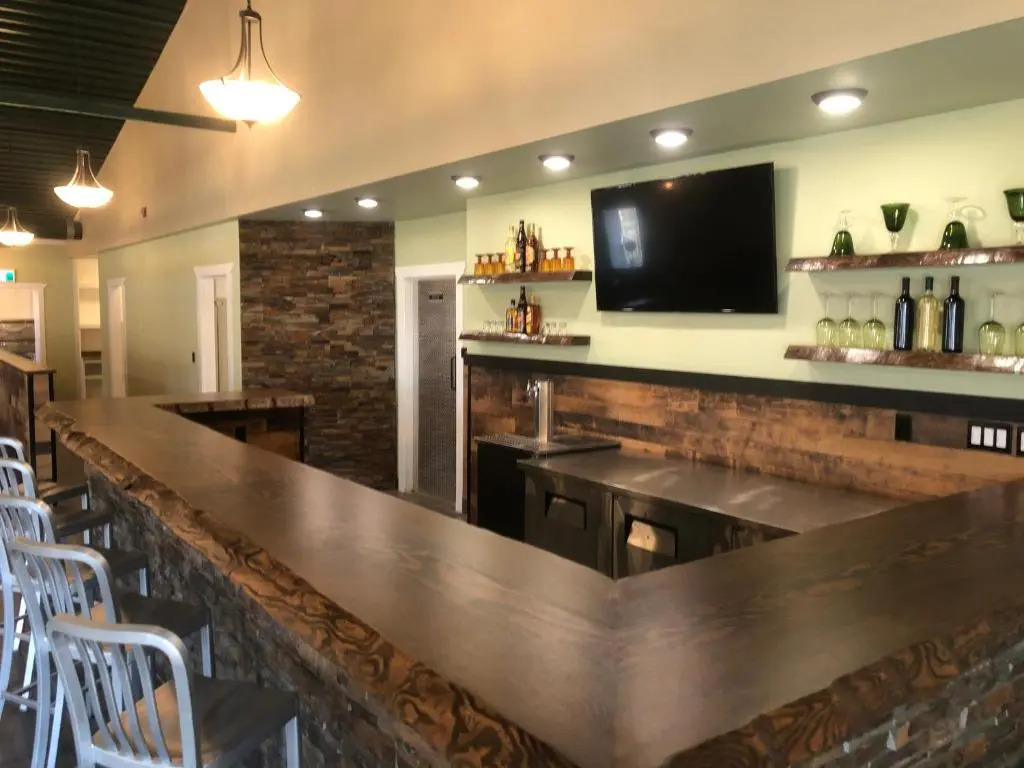 Onoway Inn And Suites