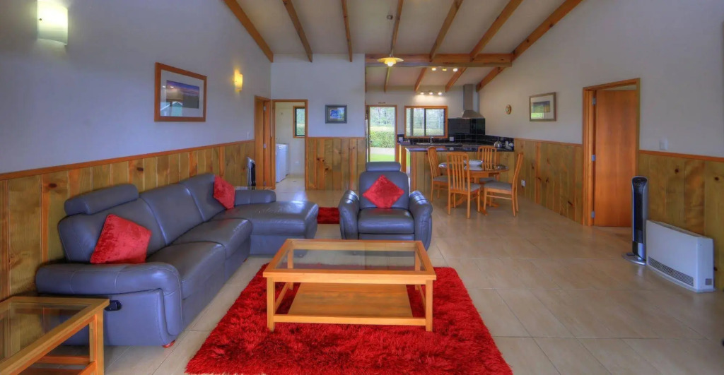 Endeavour Lodge